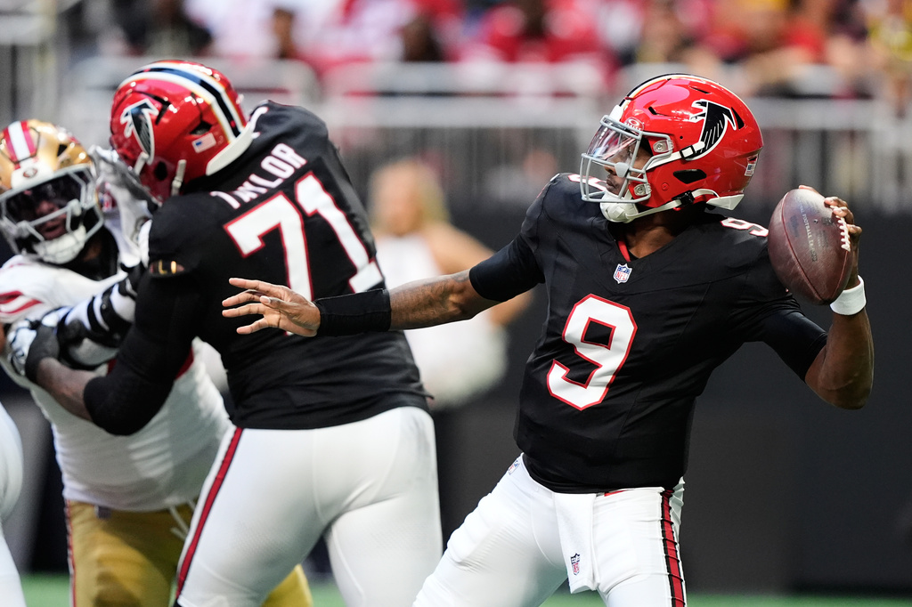 Atlanta Falcons quarterback Michael Penix Jr. (9) throws a pass during the second half of an NFL football game against the San Francisco 49ers in Atlanta, Sunday, Oct. 25, 2026. (AP Photo/Brynn Anderson)