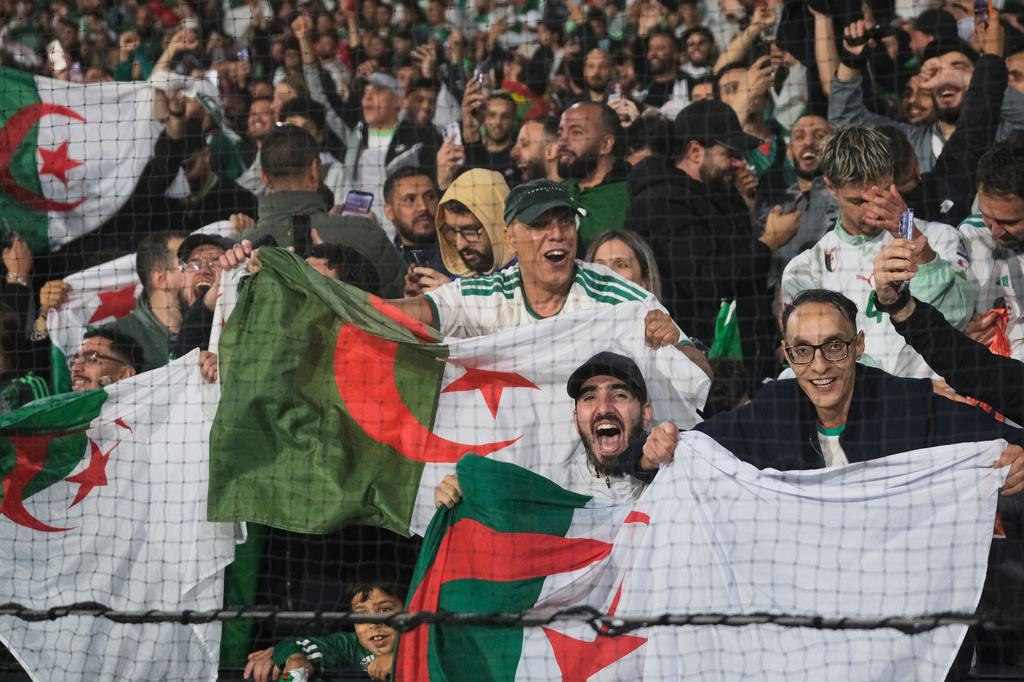 Algeria fans cheer their team during the international friendly soccer match between Netherlands and Algeria in Rotterdam, Netherlands, Wednesday, June 3, 2026. (AP Photo/ Patrick Post)