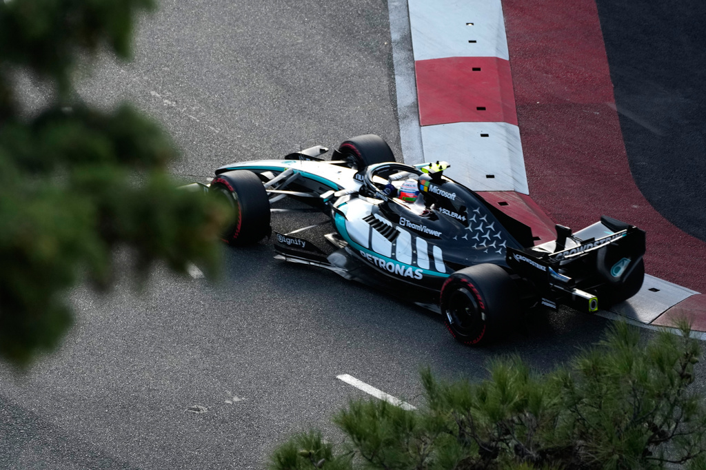 Mercedes driver Andrea Kimi Antonelli of Italy steers his car during the qualifying session for the Azerbaijan F1 Grand Prix, in Baku, Azerbaijan, Friday, Sept. 25, 2026. (AP Photo/Darko Bandic)