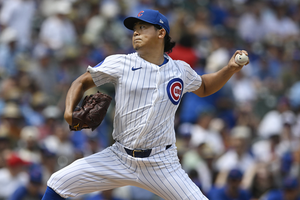 Chicago Cubs starter Shota Imanaga delivers a pitch during the first inning of a baseball game against the Pittsburgh Pirates, Saturday, Aug. 16, 2025, in Chicago. (AP Photo/Paul Beaty)