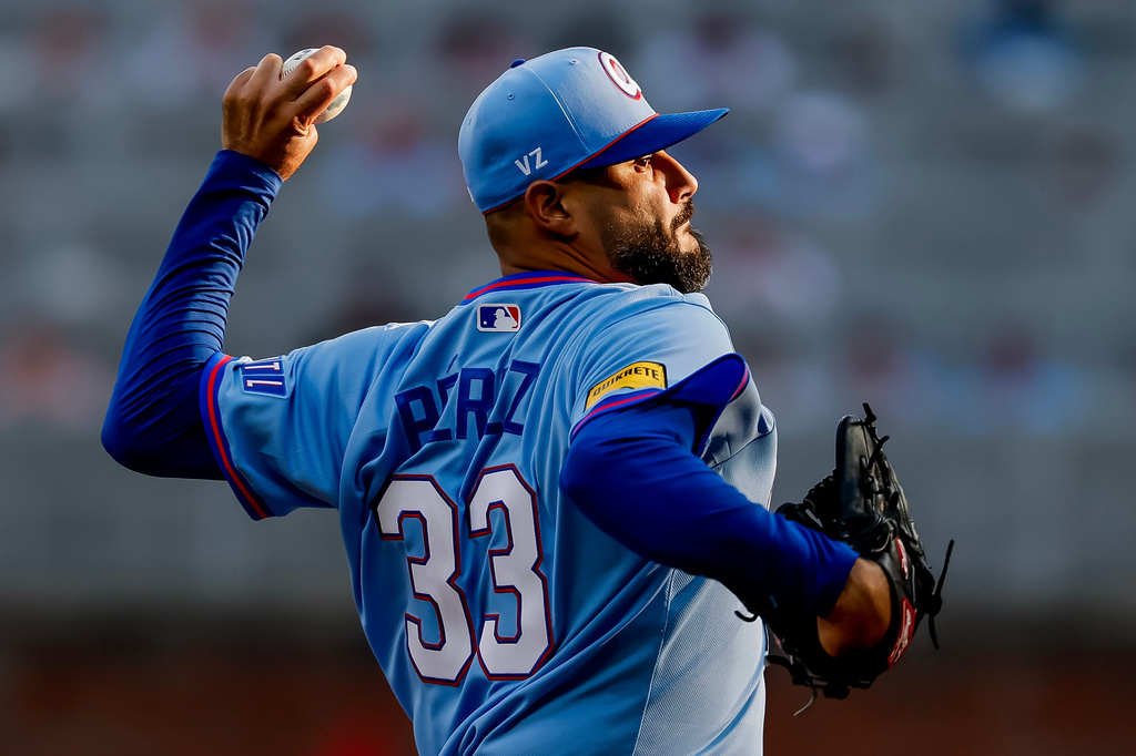 Atlanta Braves pitcher Martín Pérez delivers to a Washington Nationals batter during the first inning of a baseball game, Saturday, Aug. 1, 2026, in Atlanta. (AP Photo/Erik S. Lesser)