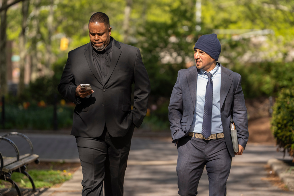 Former NBA player and assistant coach Damon Jones, left, arrives at Brooklyn federal court, Tuesday, April 28, 2026, in New York. (AP Photo/Yuki Iwamura)