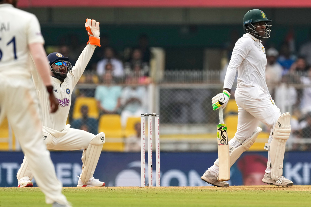 India's captain Rishab Pant appeals unsuccessfully for the wicket of South Africa's Senuran Muthusamy on the second day of the second cricket test match between India and South Africa in Guwahati, India, Saturday, Nov. 22, 2025. (AP Photo/Anupam Nath)
