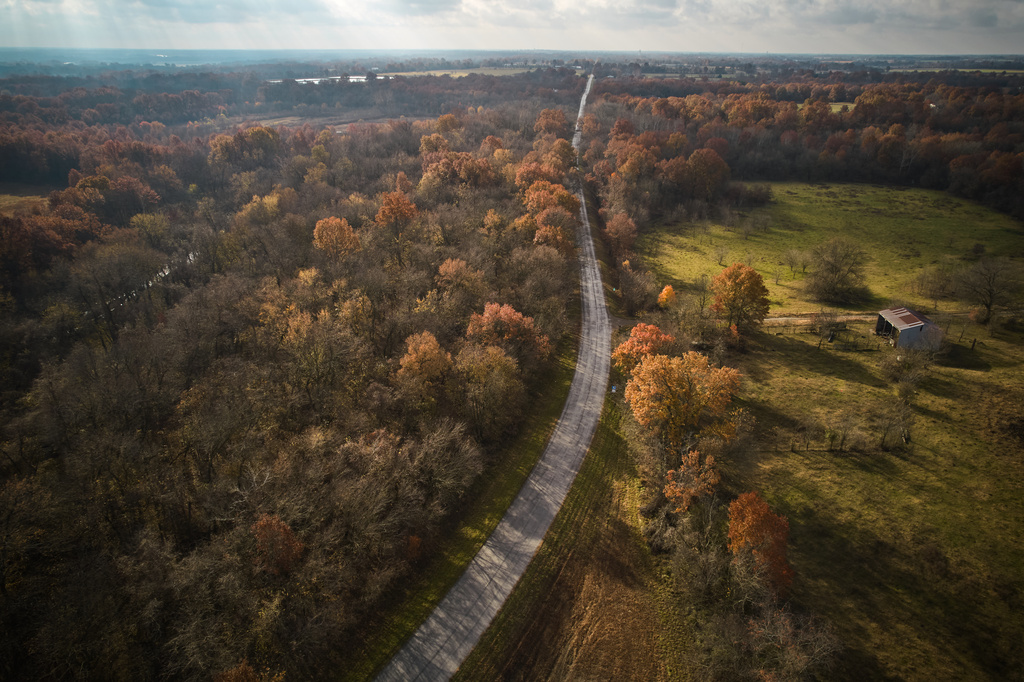 A portion of historic Route 66 winds through the countryside in Baxter Springs, Kan., Tuesday, Nov. 18, 2025. (AP Photo/Jeff Roberson)
