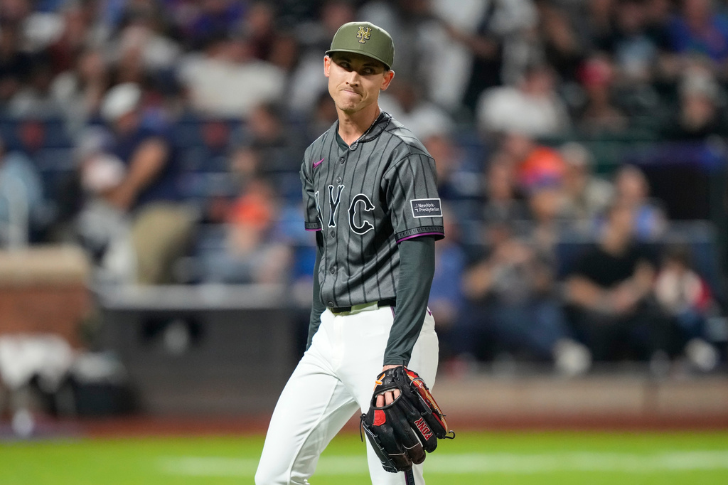 New York Mets pitcher Luke Weaver reacts after the eighth inning of a baseball game against the New York Yankees, Saturday, May 16, 2026, in New York. (AP Photo/Yuki Iwamura)