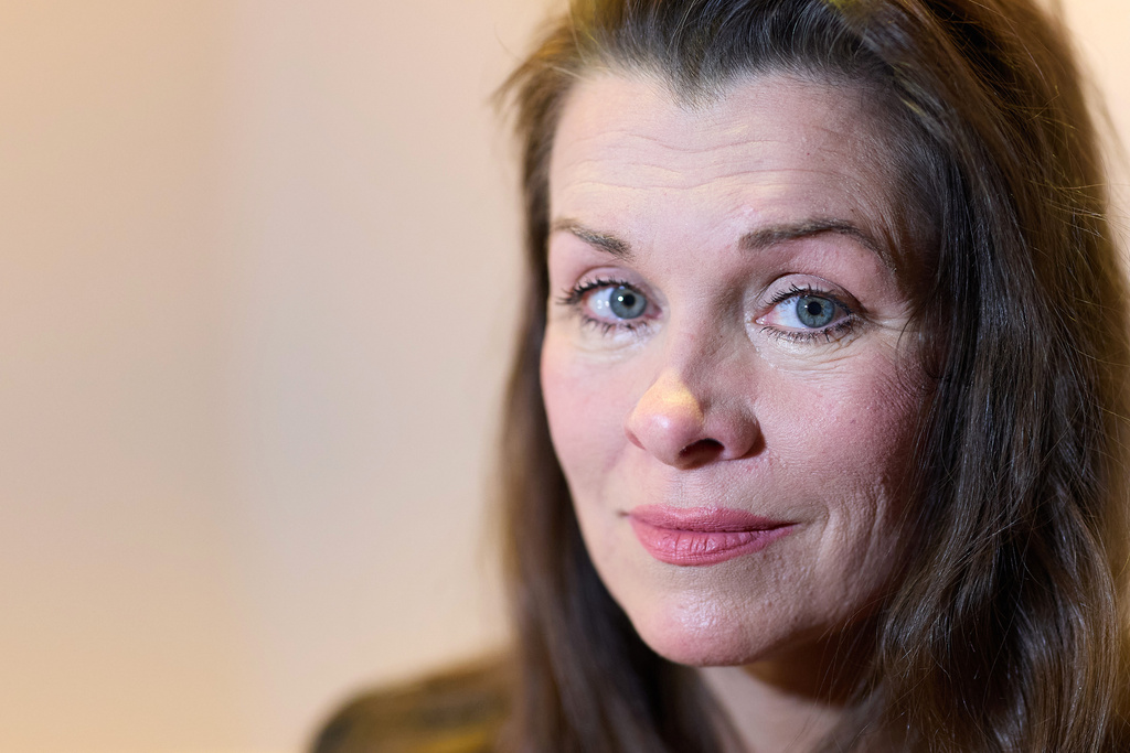 Alicia Arden sits for a portrait at The Huntley Hotel Santa Monica Beach, Friday, Nov. 21, 2025, in Santa Monica, Calif. (AP Photo/Allison Dinner)