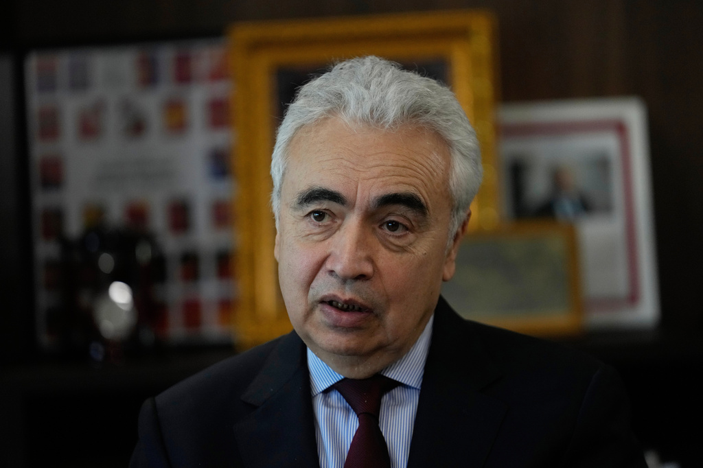 International Energy Agency Executive Director Fatih Birol speaks during an interview with The Associated Press, at the IEA headquarters in Paris, Thursday, April 16, 2026. (AP Photo/Michel Euler)