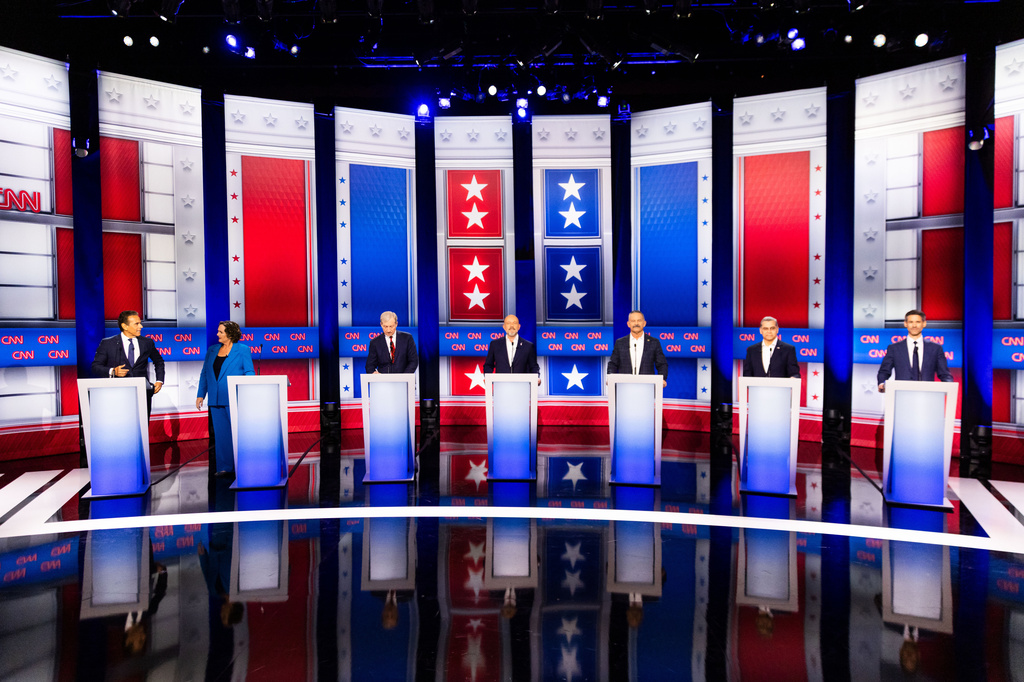 From left to right, Antonio Villaraigosa, Katie Porter, Tom Steyer, Steve Hilton, Chad Bianco, Xavier Becerra and Matt Mahan participate in a California gubernatorial debate hosted by CNN at East Los Angeles College in Monterey Park, Calif. Tuesday, May 5, 2026. (AP Photo/Ethan Swope)