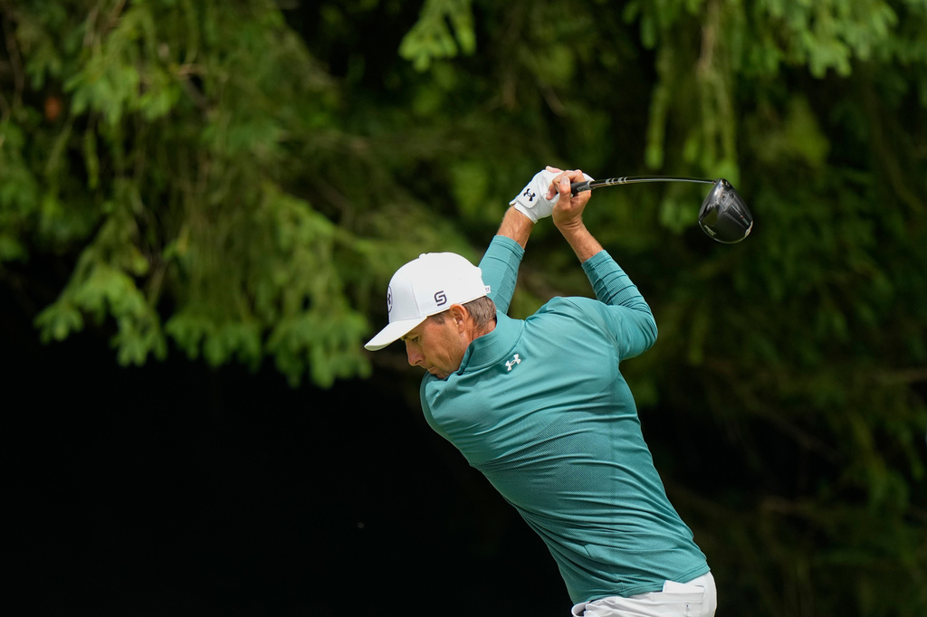 Jordan Spieth hits from the fourth tee during the second round of the PGA Championship golf tournament at Aronimink Golf Club, Friday, May 15, 2026, in Newtown Square, PA. (AP Photo/Frank Franklin II)