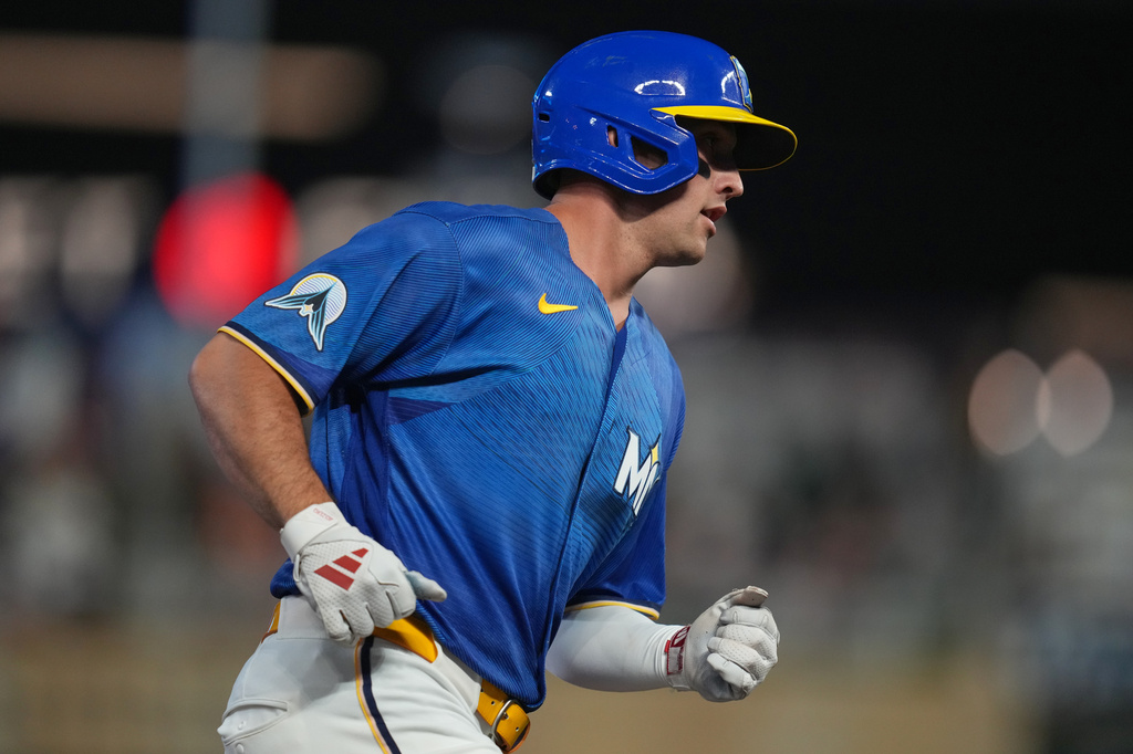 Minnesota Twins' Brooks Lee runs the bases after hitting a solo home run during the sixth inning of a baseball game against the Kansas City Royals, Friday, June 5, 2026, in Minneapolis. (AP Photo/Abbie Parr)