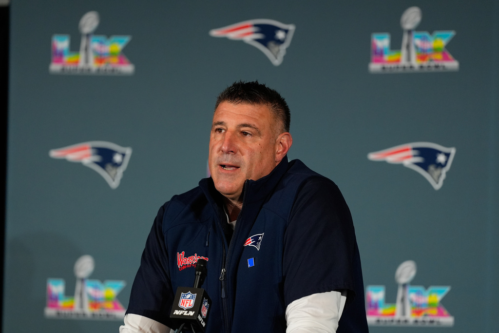 New England Patriots head coach Mike Vrabel talks to the media during a news conference Thursday, Feb. 5, 2026, in Santa Clara, Calif., ahead of the Super Bowl 60 NFL football game between the New England Patriots and the Seattle Seahawks. (AP Photo/Charlie Riedel)