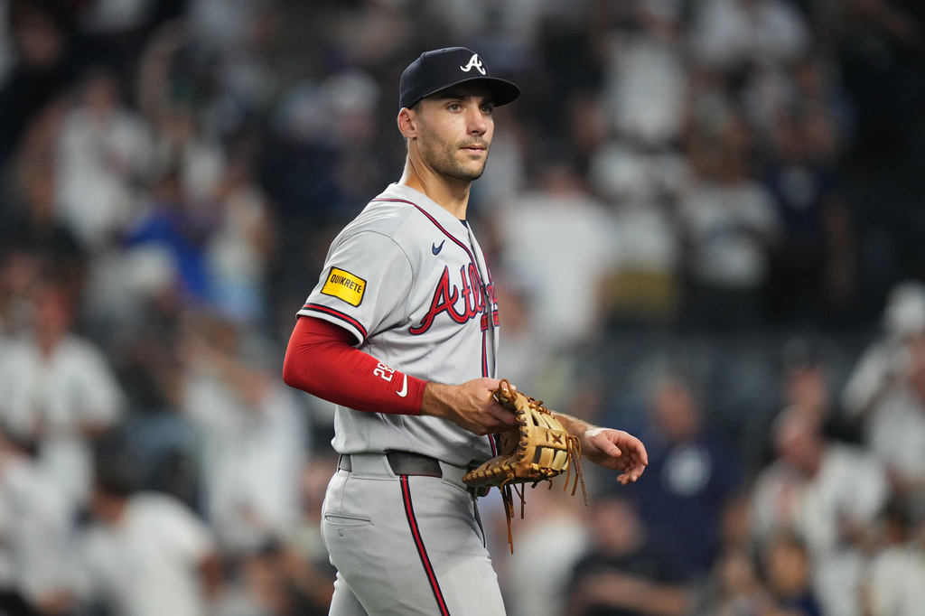 Atlanta Braves' Matt Olson leaves the field after a baseball game against the New York Yankees Saturday, Aug. 8, 2026, in New York. (AP Photo/Frank Franklin II)