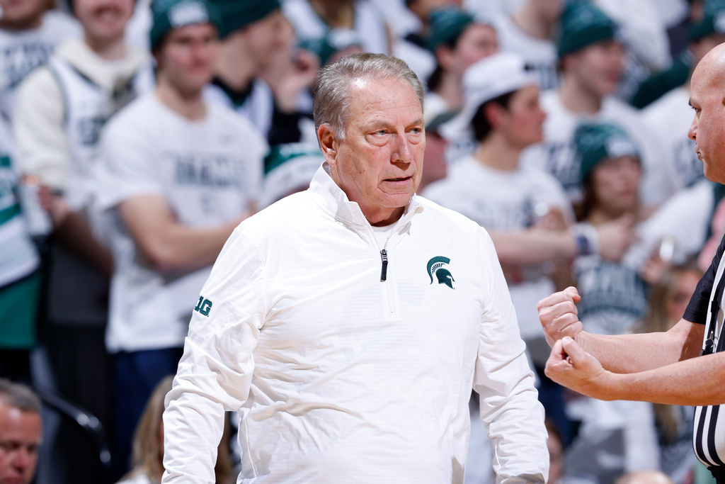Michigan State coach Tom Izzo reacts during the first half of an NCAA college basketball game, Saturday, Dec. 6, 2025, in East Lansing, Mich. (AP Photo/Al Goldis)