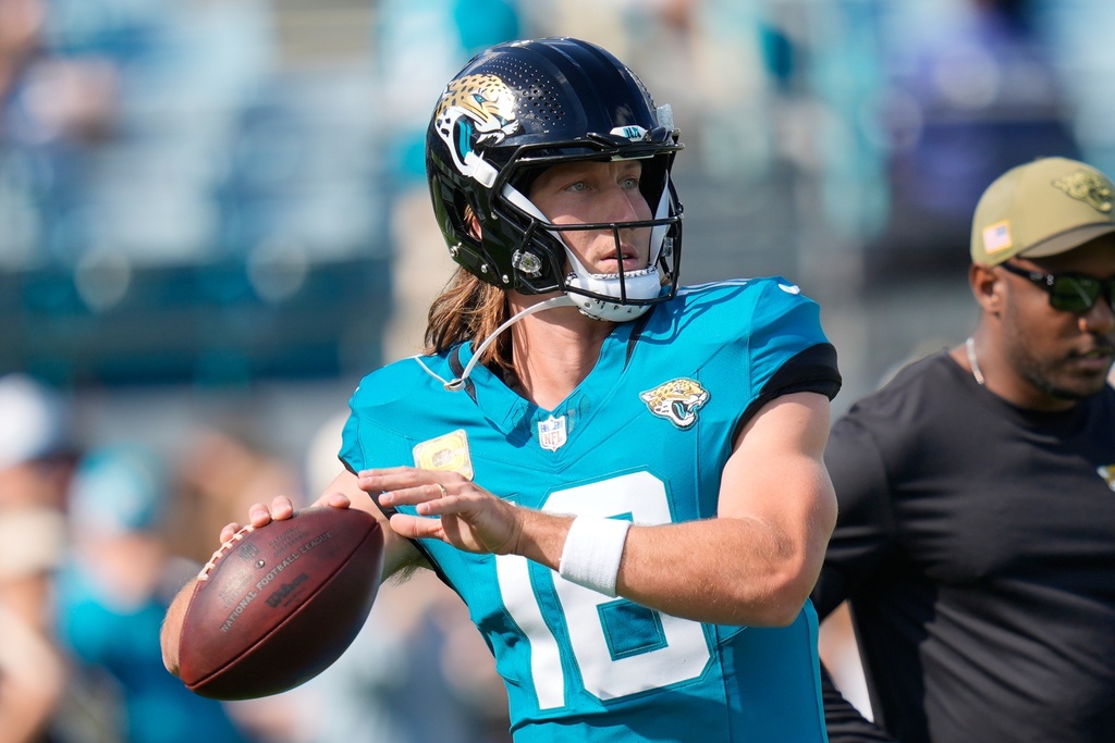 Jacksonville Jaguars quarterback Trevor Lawrence throws before an NFL football game against the Los Angeles Chargers, Sunday, Nov. 16, 2025, in Jacksonville, Fla. (AP Photo/John Raoux)