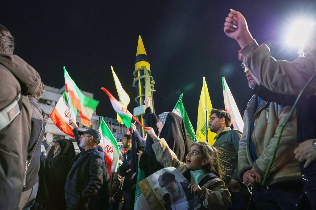 A ballistic missile is displayed by Iran's Revolutionary Guard during a pro-government demonstration at Enqelab-e-Eslami (Islamic Revolution) Square in downtown Tehran, Iran, Tuesday, April 21, 2026. (Alireza Masoumi/ISNA via AP)