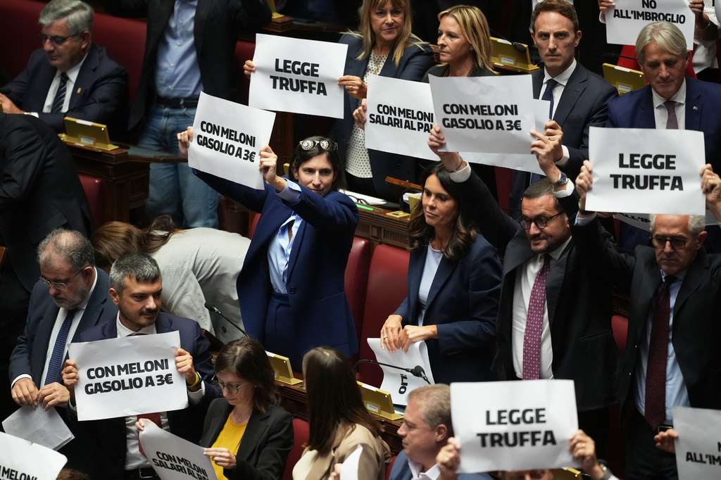 Democratic Party leader Elly Schlein protests during the Chamber of Deputies meeting ahead of the final vote on the electoral law bill in Rome, Thursday, Oct. 8, 2026. (AP Photo/Andrew Medichini)