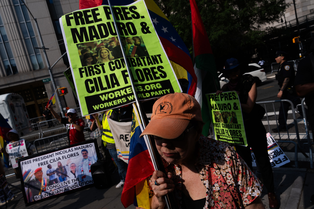People protest in support of former Venezuela President Nicolas Maduro and his wife Cilia Flores outside of Manhattan federal court, Wednesday, July 22, 2026, in New York.(AP Photo/Adam Gray)
