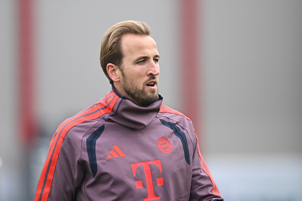 Bayern Munich's Harry Kane attends a training session ahead of the Champions League, opening phase soccer match against Arsenal, in Munich, Germany, Tuesday, Oct. 20, 2026. (Angelika Warmuth/dpa via AP)