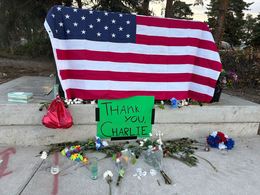 A makeshift memorial for Charlie Kirk is seen on the Utah Valley University campus in Orem, Utah, on Thursday, Sept. 11, 2025. (AP Photo/Hannah Schoenbaum)