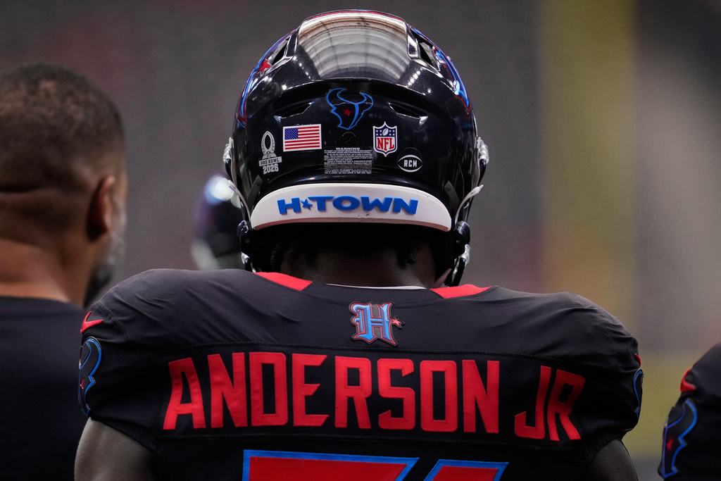Houston Texans defensive end Will Anderson Jr. (51) wears the Pro Bowl logo on his helmet before an NFL football game against the Indianapolis Colts in Houston, Sunday, Jan. 4, 2026. AP Photo/Ashley Landis)