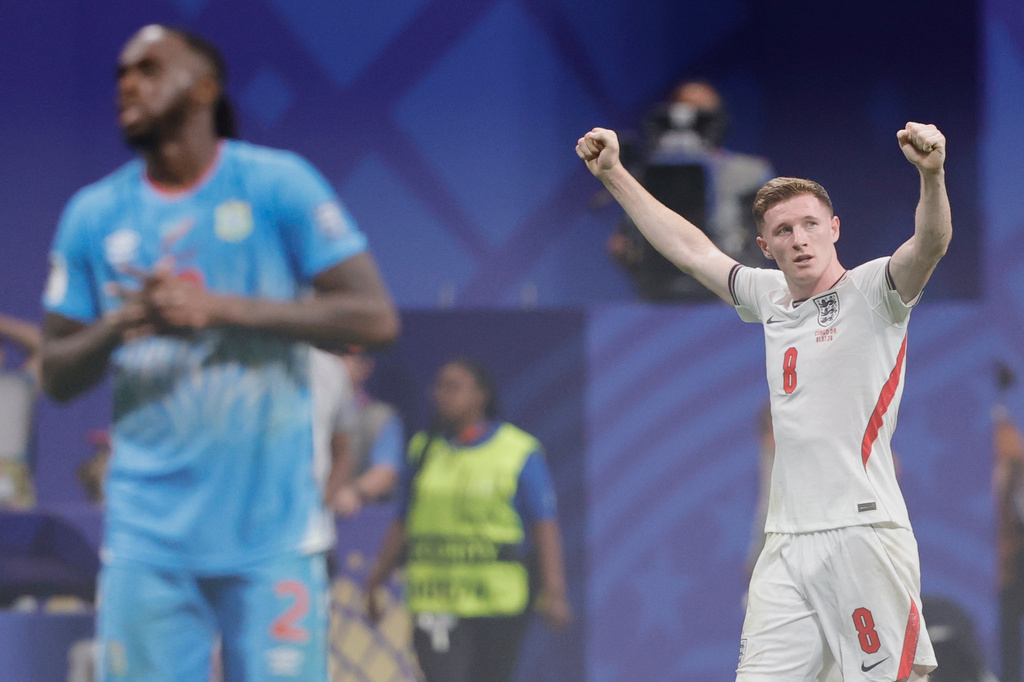 England's Elliot Anderson (8) celebrates after the end of the World Cup round of 32 soccer match between England and Congo in Atlanta, Wednesday, July 1, 2026. (AP Photo/Butch Dill)