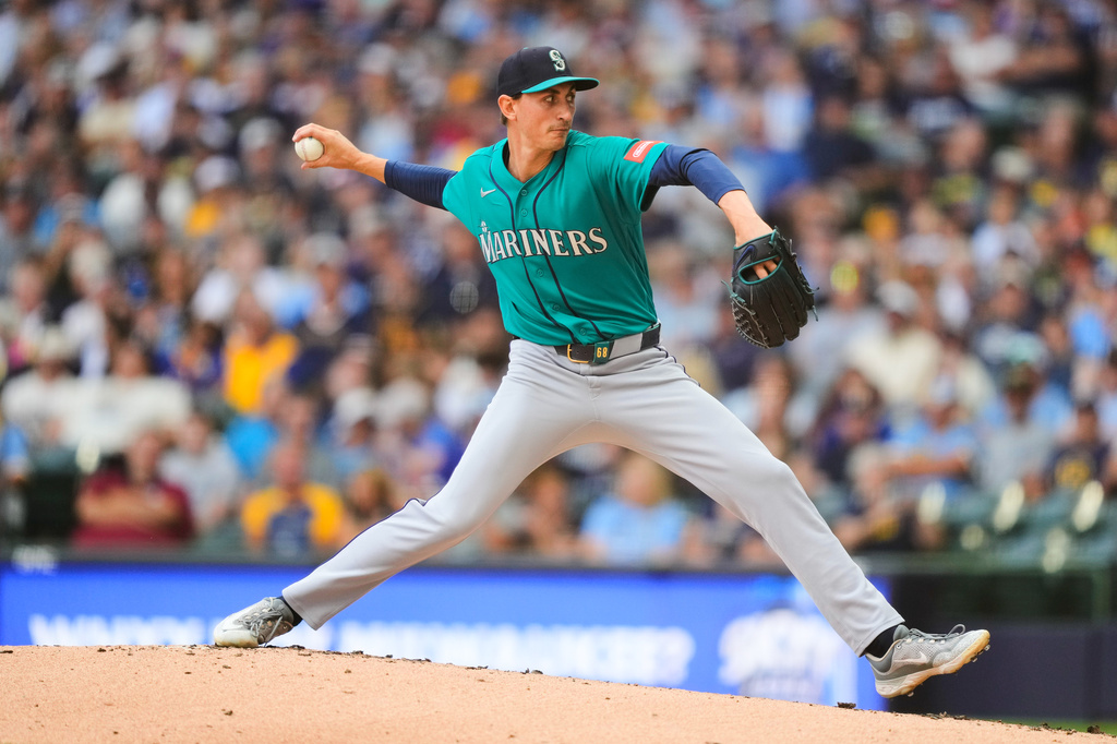 Seattle Mariners pitcher George Kirby throws during the first inning of a baseball game against the Milwaukee Brewers, Thursday, Aug. 20, 2026, in Milwaukee. (AP Photo/Kayla Wolf)