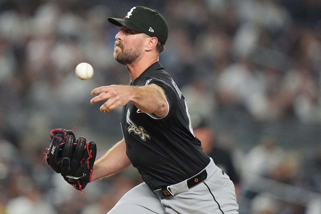 Chicago White Sox's Tyler Gilbert pitches during the fifth inning of a baseball game against the New York Yankees Thursday, Sept. 25, 2025, in New York. (AP Photo/Frank Franklin II)