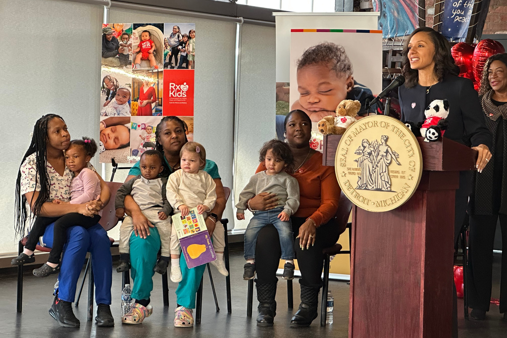 Detroit Mayor Mary Sheffield announces the city's participation in Rx Kids program that provides cash to help expectant mothers, Monday, Jan. 5, 2025, in Detroit. (AP Photo/Corey Williams)