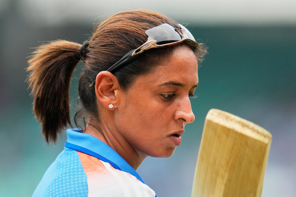 India's captain Harmanpreet Kaur trains ahead of the ICC Women's Cricket World Cup match between India and South Africa at ACA-VDCA Cricket Stadium in Visakhapatnam, India, Thursday, Oct. 9, 2025. (AP Photo/Aijaz Rahi)