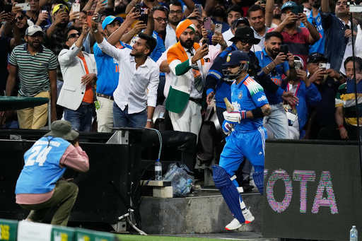 India's Virat Kohli runs out to bat against Australia during their One Day International cricket match in Sydney, Australia, Saturday, Oct. 25, 2025. (AP Photo/Rick Rycroft) India's Virat Kohli runs out to bat against Australia during their One Day International cricket match in Sydney, Australia, Saturday, Oct. 25, 2025. (AP Photo/Rick Rycroft)