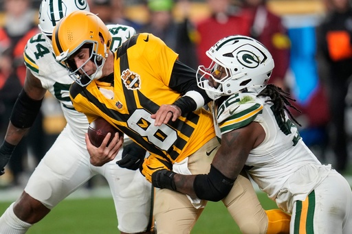 Green Bay Packers' Rashan Gary sacks Pittsburgh Steelers' Aaron Rodgers during the second half of an NFL football game Sunday, Oct. 26, 2025, in Pittsburgh. (AP Photo/Sue Ogrocki) Green Bay Packers' Rashan Gary sacks Pittsburgh Steelers' Aaron Rodgers during the second half of an NFL football game Sunday, Oct. 26, 2025, in Pittsburgh. (AP Photo/Sue Ogrocki)