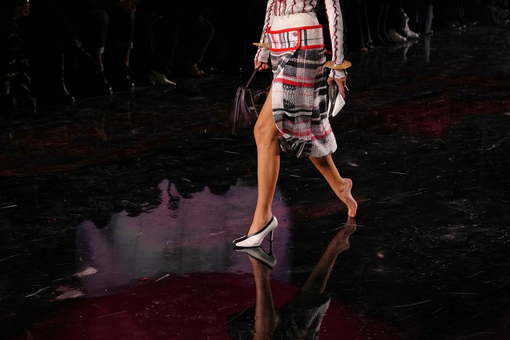 A model wears a creation as part of the Chanel Spring/Summer 2026 collection presented in Paris, Monday, Oct. 6, 2025. (AP Photo/Aurelien Morissard)