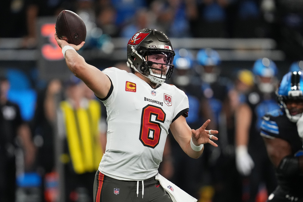 Tampa Bay Buccaneers quarterback Baker Mayfield (6) throws against the Detroit Lions during the first half of an NFL football game Monday, Oct. 20, 2025, in Detroit. AP Photo/Paul Sancya)