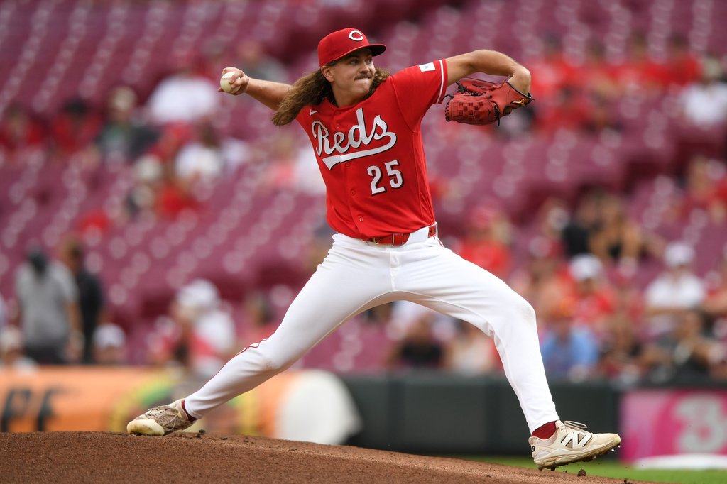 Cincinnati Reds' Rhett Lowder pitches during the first inning of the second game of a baseball doubleheader against the St. Louis Cardinals, Monday, Aug. 17, 2026, in Cincinnati. (AP Photo/Tanner Pearson)