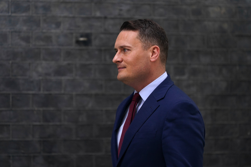 Britain's Health Secretary Wes Streeting arrives in Downing Street for a meeting with Prime Minister Keir Starmer in London, Wednesday, May 13, 2026.(AP Photo/Alberto Pezzali)