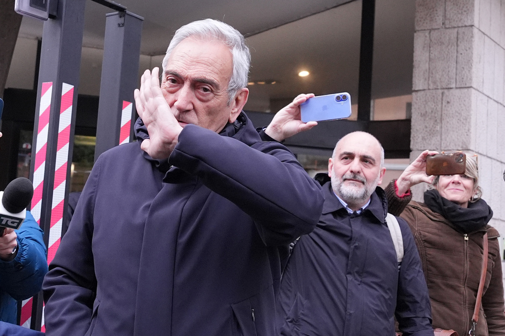 Italy's soccer federation president Gabriele Gravina leaves the FIGC (italian soccer federation) headquarters in Rome, Thursday April 2, 2026 after resigning amid political pressure after the national team failed to qualify for a third consecutive World Cup. (Alfredo Falcone/LaPresse via AP)