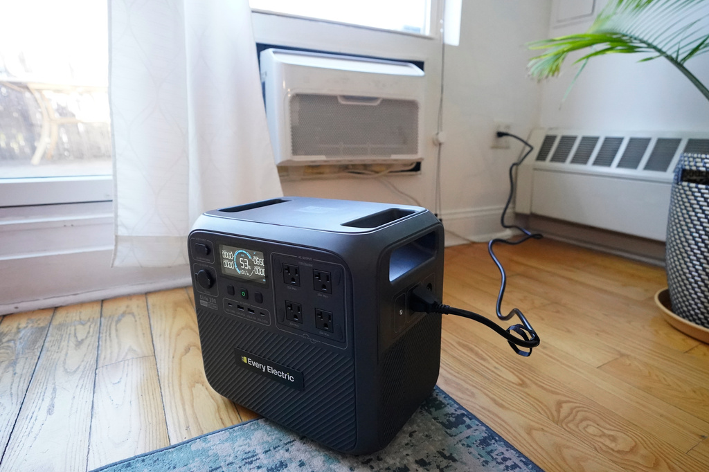 A battery from Every Electric to power an air conditioner as part of a pilot program with the city's energy company Con Edison to reduce pressure on the electrical grid sits on an apartment floor Monday, April 27, 2026, in the Brooklyn borough of New York. (AP Photo/Alyssa Goodman)