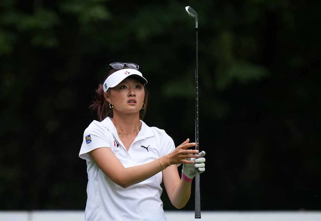 Canada's Michelle Xing, of Richmond Hill, Ont., watches her tee shot on the seventh hole during the first round at the CPKC Canadian Women's Open LPGA golf tournament, in Edmonton, Alberta, on Thursday, Aug. 20, 2026. (Darryl Dyck/The Canadian Press via AP)
