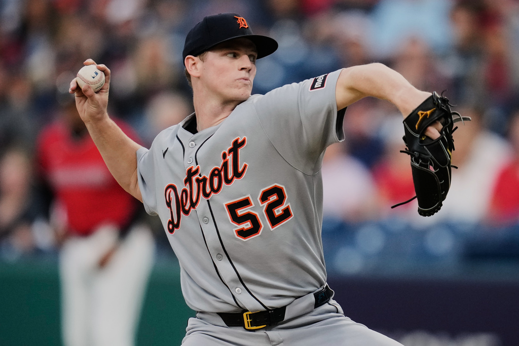Detroit Tigers' Troy Melton (52) pitches in the first inning of a baseball game against the Cleveland Guardians 105in Cleveland, Thursday, Sept. 25, 2025. (AP Photo/Sue Ogrocki)
