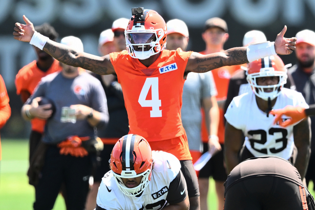 Cleveland Browns quarterback Deshaun Watson (4) calls a play during practice at the team's NFL football training camp, Thursday, July 30, 2026, in Berea, Ohio. (AP Photo/David Richard)