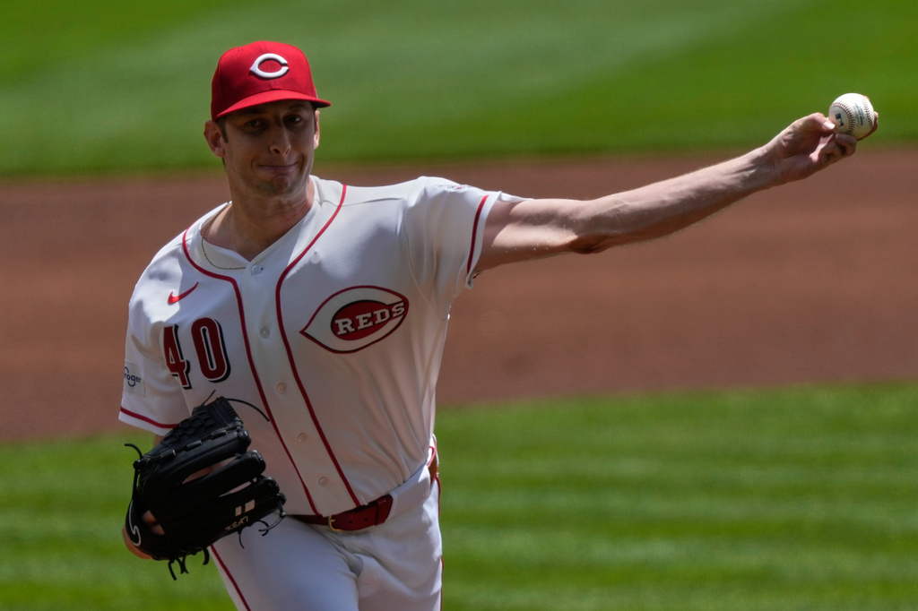 Cincinnati Reds pitcher Nick Lodolo throws during the first inning of a baseball game against the Atlanta Braves in Cincinnati, Sunday, May 31, 2026. (AP Photo/Carolyn Kaster)