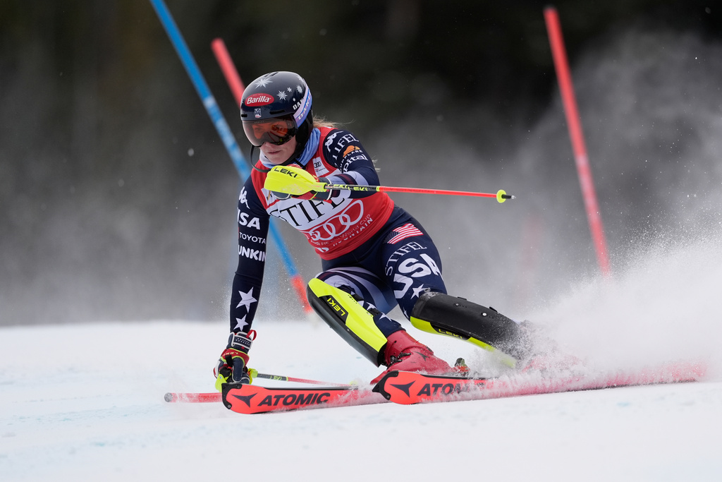 United States' Mikaela Shiffrin competes during a World Cup women's slalom skiing race, Sunday, Nov. 30, 2025, in Copper Mountain. (AP Photo/Robert F. Bukaty)