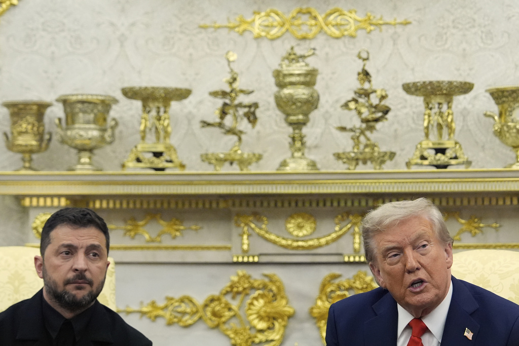 President Donald Trump meet with Ukraine's President Volodymyr Zelenskyy in the Oval Office at the White House, Monday, Aug. 18, 2025, in Washington. (AP Photo/Julia Demaree Nikhinson)