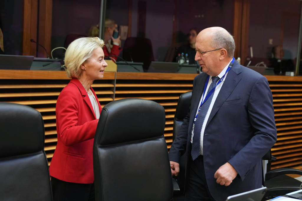 European Commission President Ursula von der Leyen, left, speaks with European Commissioner for Defense and Space Andrius Kubilius during the weekly College of Commissioners meeting at EU headquarters in Brussels, Belgium, Tuesday, Nov. 4, 2025. (AP Photo/Virginia Mayo)