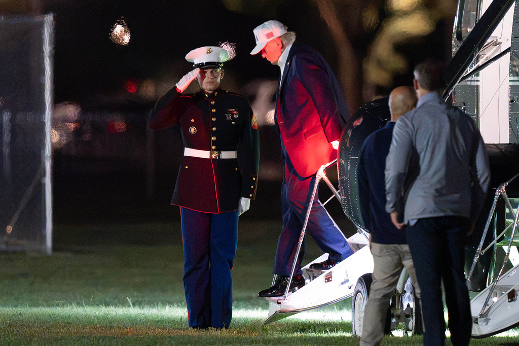 President Donald Trump steps off from Marine One upon his arrival at the Ellipse just outside of the White House, Saturday, Sept. 19, 2026, in Washington. (AP Photo/Jose Luis Magana)