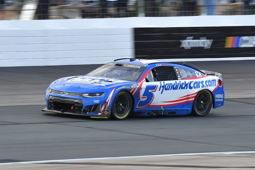 Kyle Larson steers his car out of Turn 4 during a NASCAR Cup Series auto race, Sunday, Aug. 23, 2026, at New Hampshire Motor Speedway in Loudon, N.H. (AP Photo/Steven Senne)