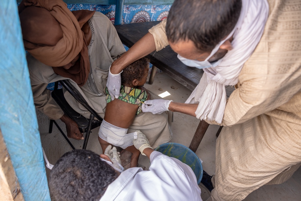 A four-year-old girl who was injured during a drone strike in Mali, is treated in a health clinic in Douankara, Mauritania, Friday, Nov. 7, 2025. (AP Photo/Caitlin Kelly)