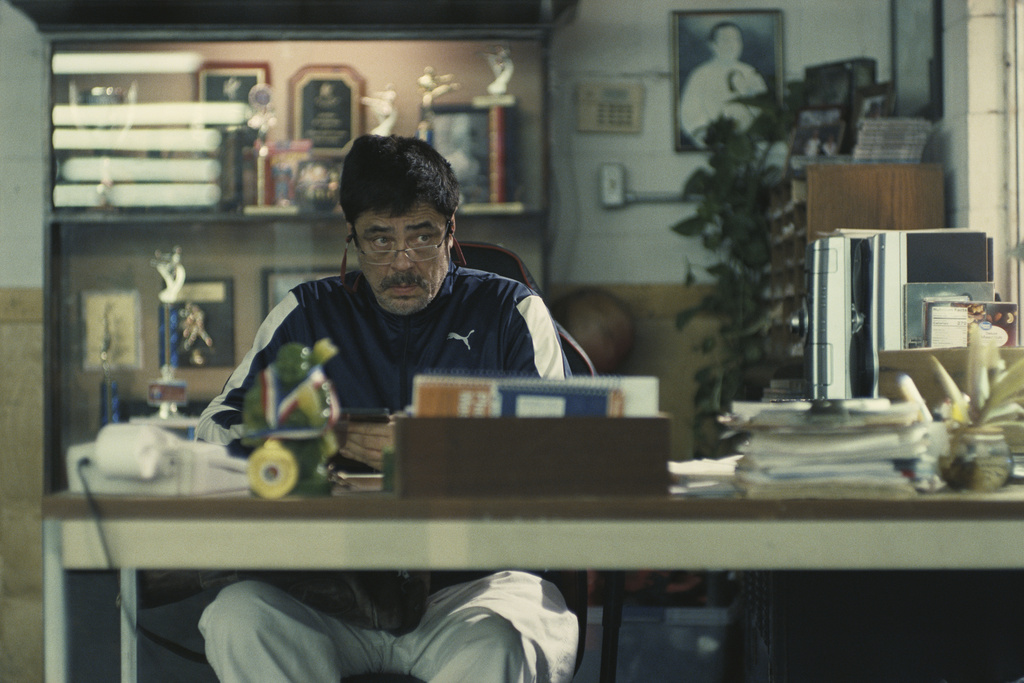This image released by Warner Bros. Pictures shows Benicio Del Toro in a scene from "One Battle After Another." (Warner Bros. Pictures via AP)