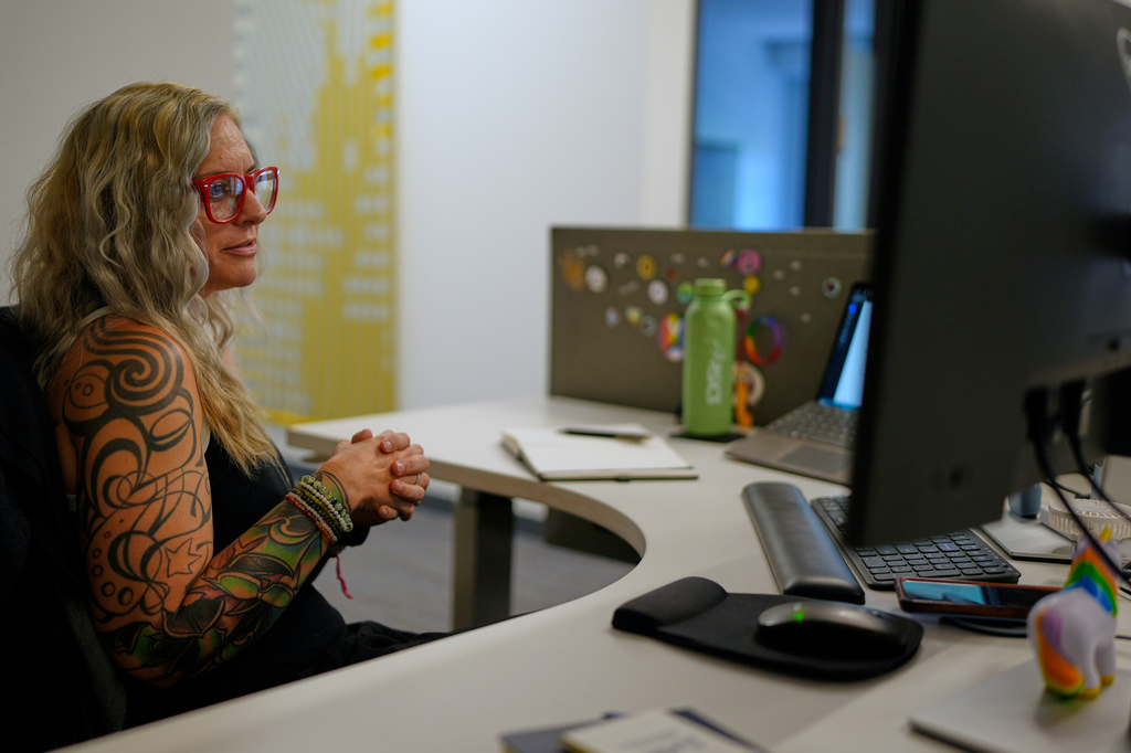 Deanna Danger uses AI to assist in her tasks as an administrative assistant at Vanderbilt University, Thursday, June 11, 2026, in Nashville, Tenn. (AP Photo/George Walker IV)