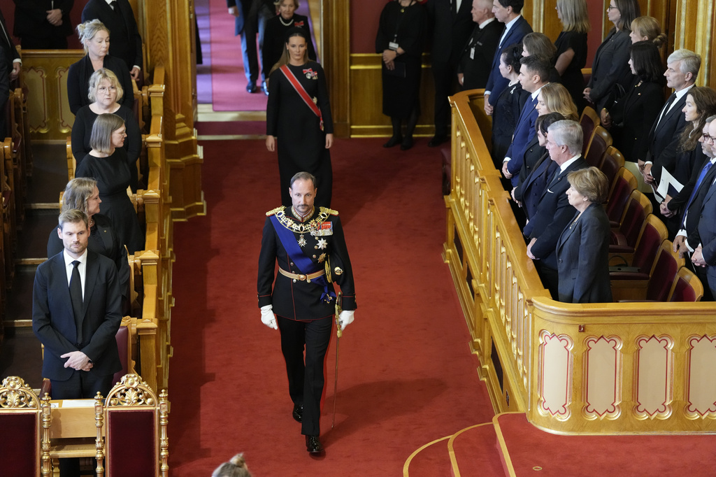 King Haakon VIII., front, arrives to take the oath according to the Constitution in the Storting, Norway's parliament, in Oslo, Norway, Tuesday, Sept. 1, 2026. (Ole Berg-Rusten/Pool Photo via AP)